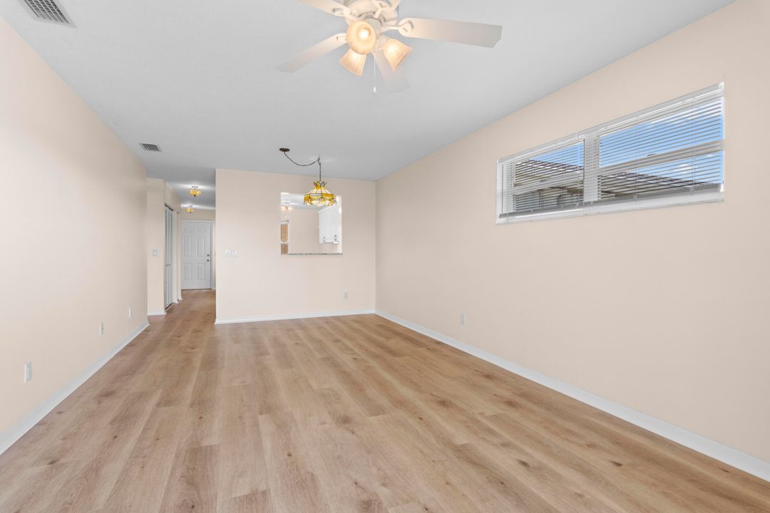 For Sale: $189,999 (2 beds, 2 baths, 913 Square Feet)
