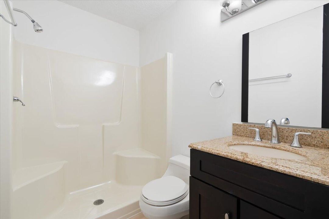 For Sale: $229,900 (2 beds, 2 baths, 889 Square Feet)