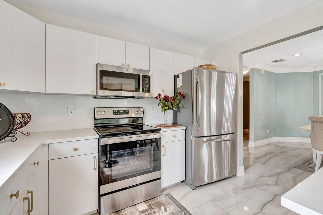 For Sale: $715,000 (4 beds, 2 baths, 2369 Square Feet)