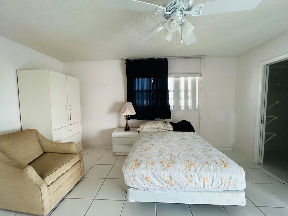 For Sale: $245,000 (2 beds, 2 baths, 1062 Square Feet)