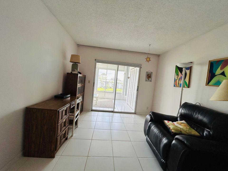 For Sale: $245,000 (2 beds, 2 baths, 1062 Square Feet)