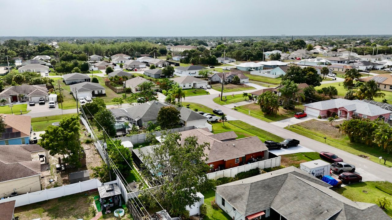 For Sale: $415,000 (3 beds, 2 baths, 1202 Square Feet)