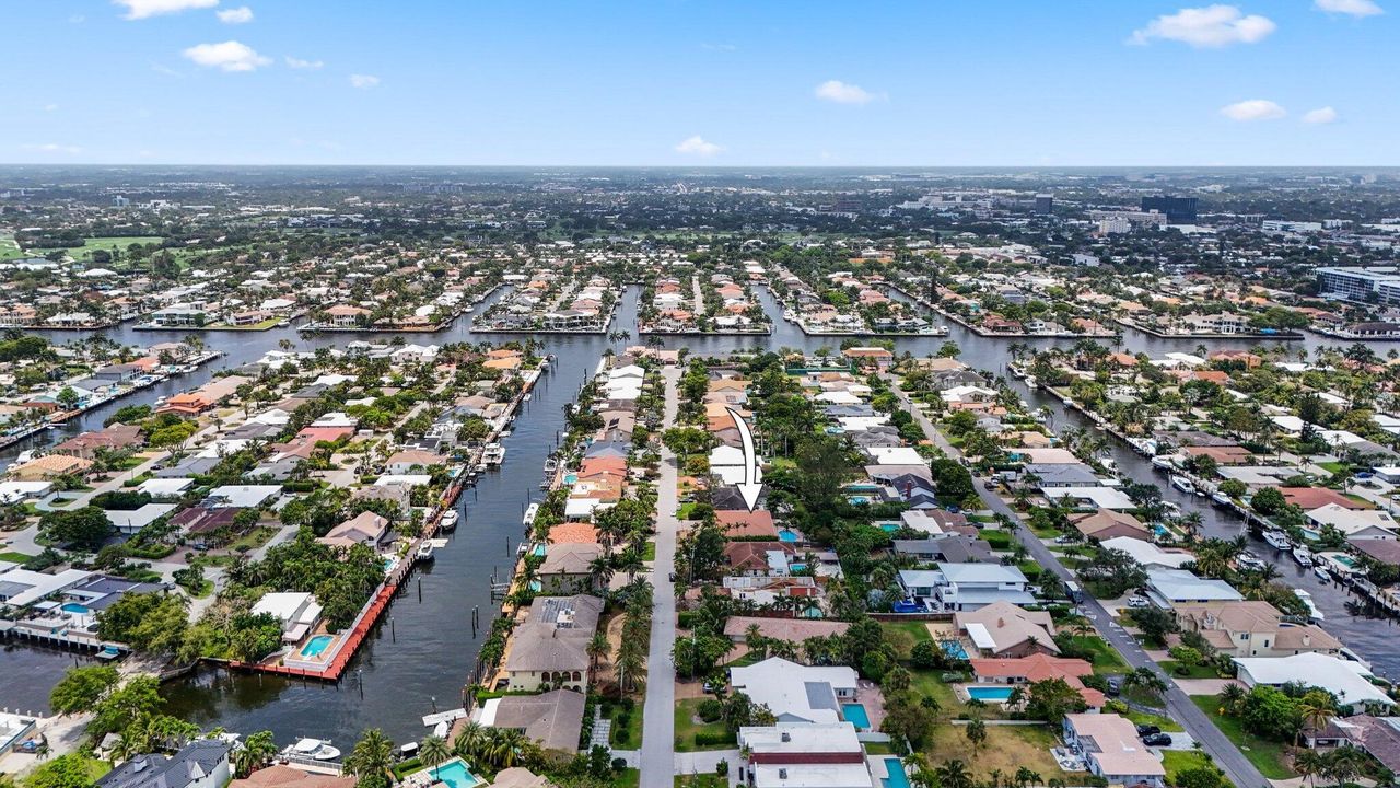 For Sale: $1,599,000 (3 beds, 2 baths, 2512 Square Feet)