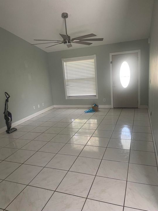 For Rent: $2,800 (3 beds, 2 baths, 1089 Square Feet)