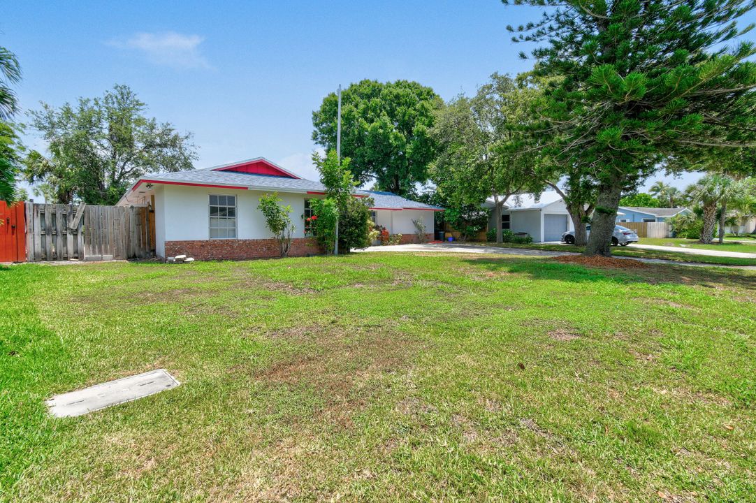 For Sale: $549,000 (3 beds, 2 baths, 1743 Square Feet)