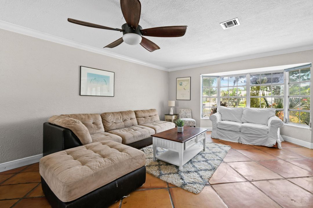 For Sale: $549,000 (3 beds, 2 baths, 1743 Square Feet)