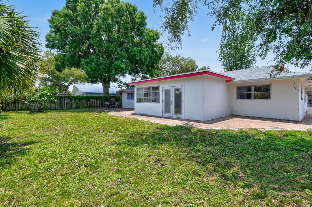 For Sale: $549,000 (3 beds, 2 baths, 1743 Square Feet)