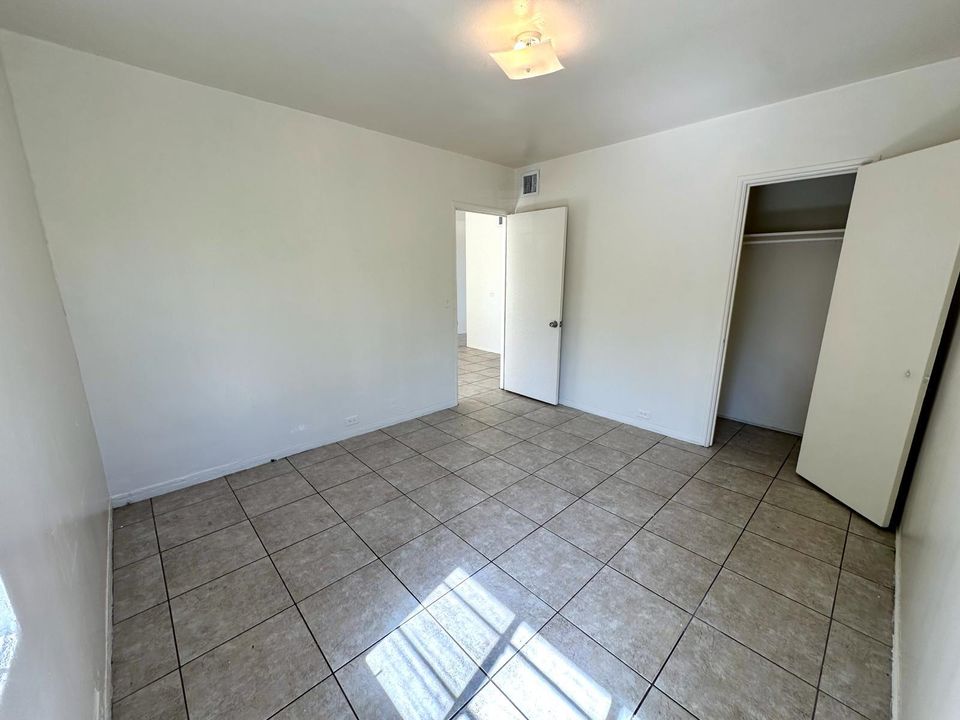 For Rent: $1,825 (2 beds, 1 baths, 950 Square Feet)