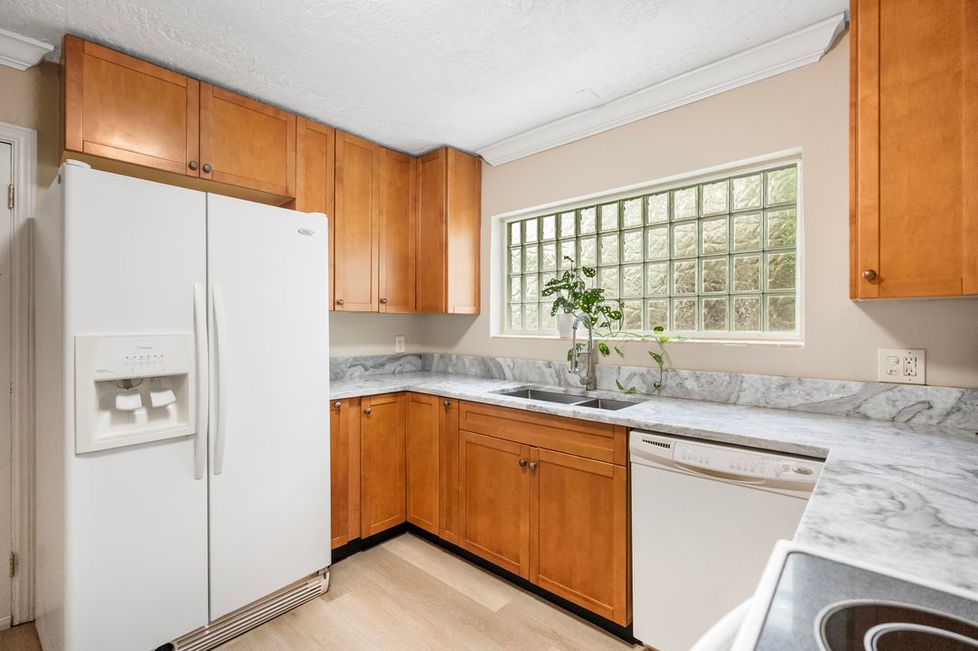 For Sale: $600,000 (3 beds, 2 baths, 2438 Square Feet)