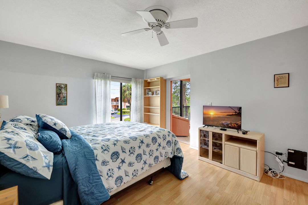 For Sale: $415,000 (2 beds, 2 baths, 1184 Square Feet)