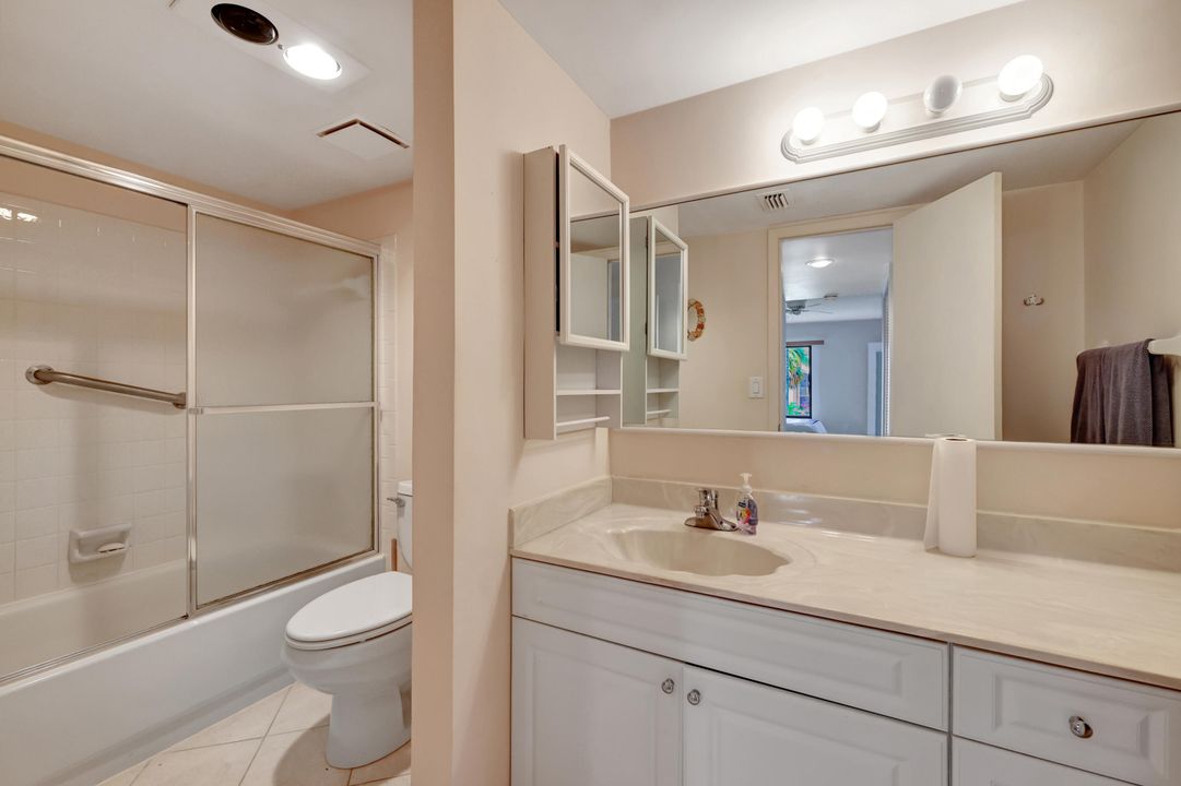 For Sale: $415,000 (2 beds, 2 baths, 1184 Square Feet)