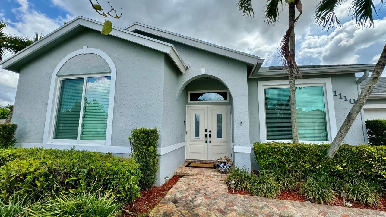 Active With Contract: $3,500 (3 beds, 2 baths, 1608 Square Feet)