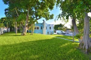 For Sale: $795,000 (4 beds, 2 baths, 1770 Square Feet)