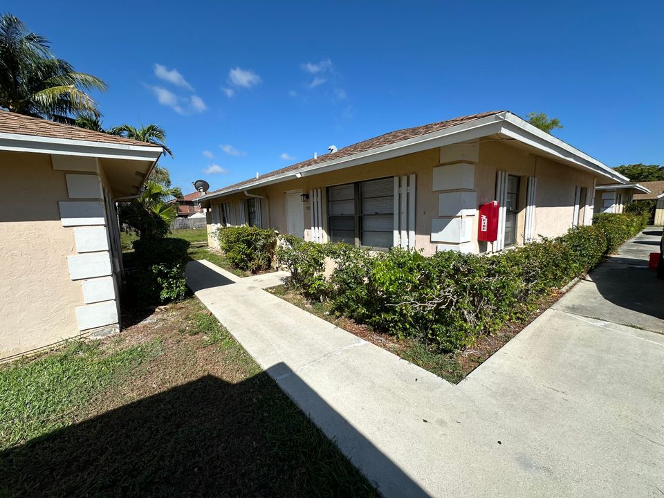 Active With Contract: $2,700 (3 beds, 2 baths, 1200 Square Feet)
