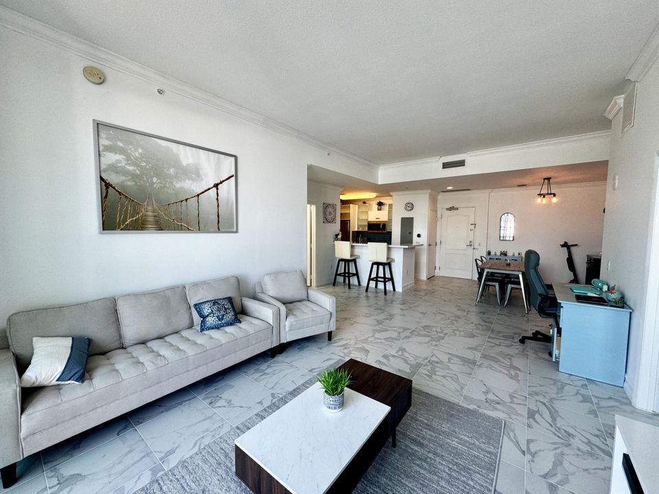 For Sale: $548,000 (2 beds, 2 baths, 1160 Square Feet)