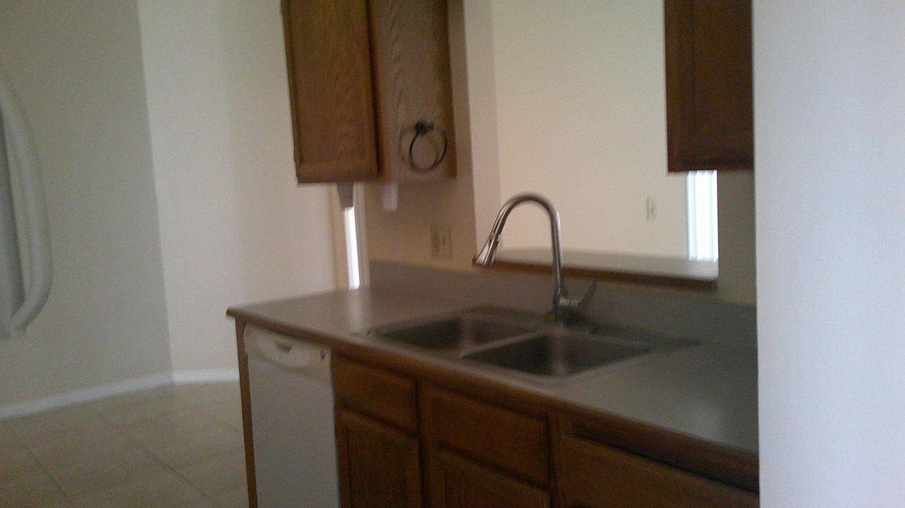 For Rent: $2,500 (3 beds, 2 baths, 1762 Square Feet)