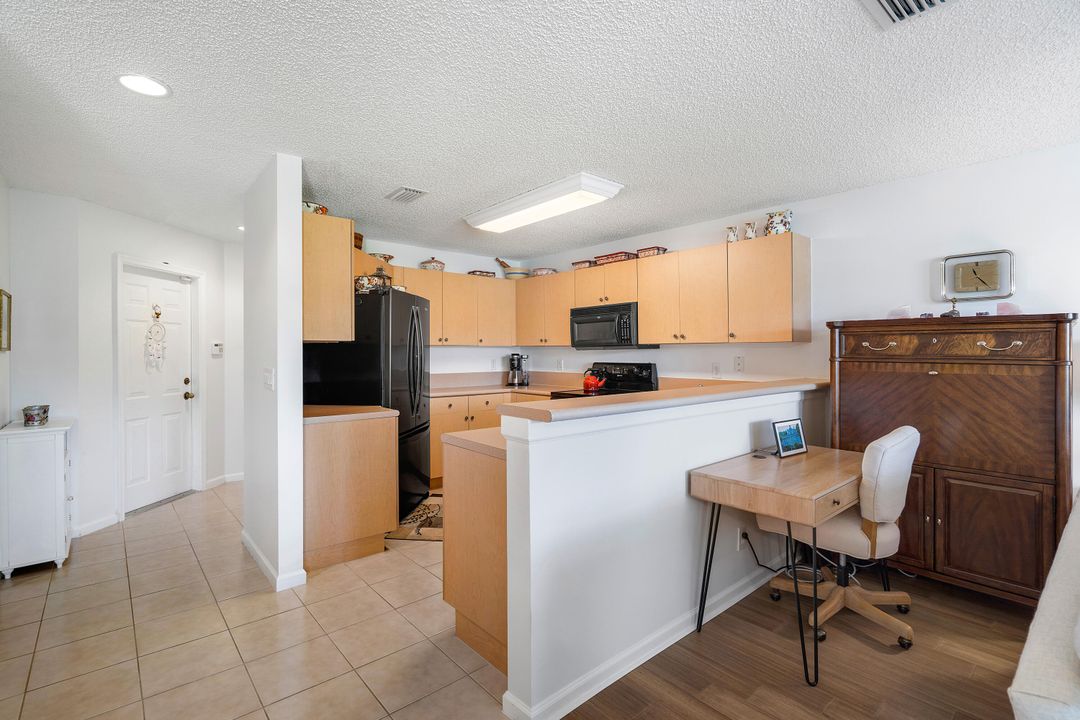 Active With Contract: $359,000 (2 beds, 2 baths, 1339 Square Feet)