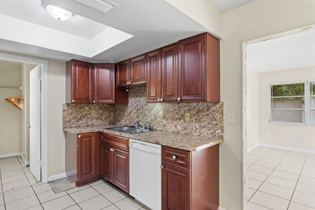 Active With Contract: $1,995 (4 beds, 2 baths, 1498 Square Feet)