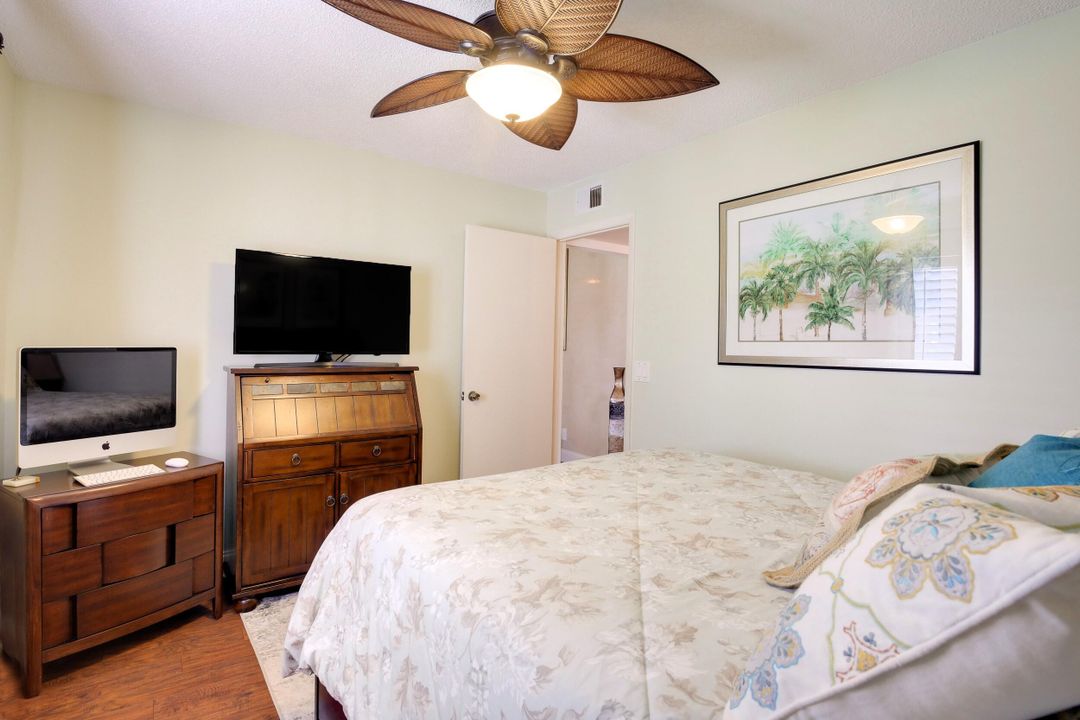 For Sale: $305,000 (2 beds, 2 baths, 1115 Square Feet)