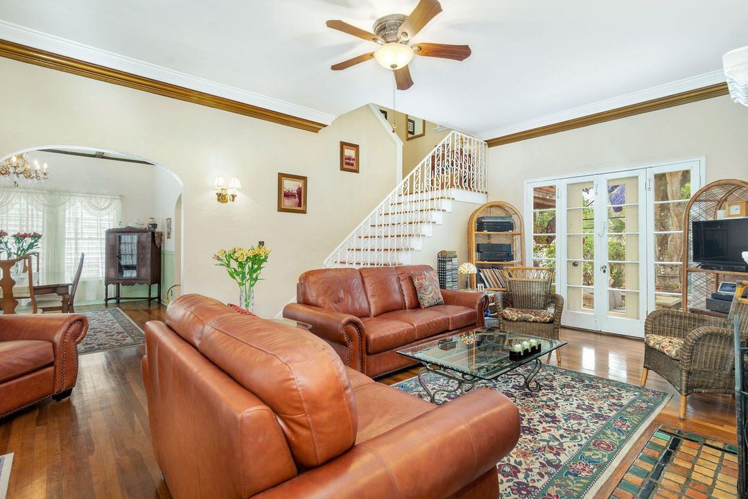 For Sale: $1,549,500 (3 beds, 2 baths, 1978 Square Feet)