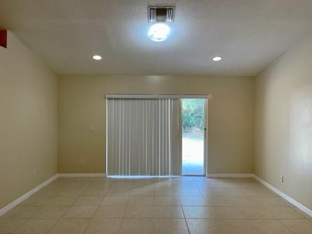 For Rent: $2,600 (3 beds, 2 baths, 1542 Square Feet)