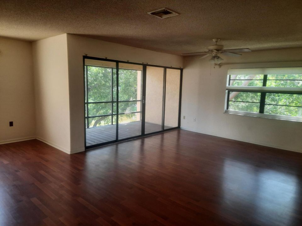 For Rent: $1,650 (2 beds, 2 baths, 1144 Square Feet)