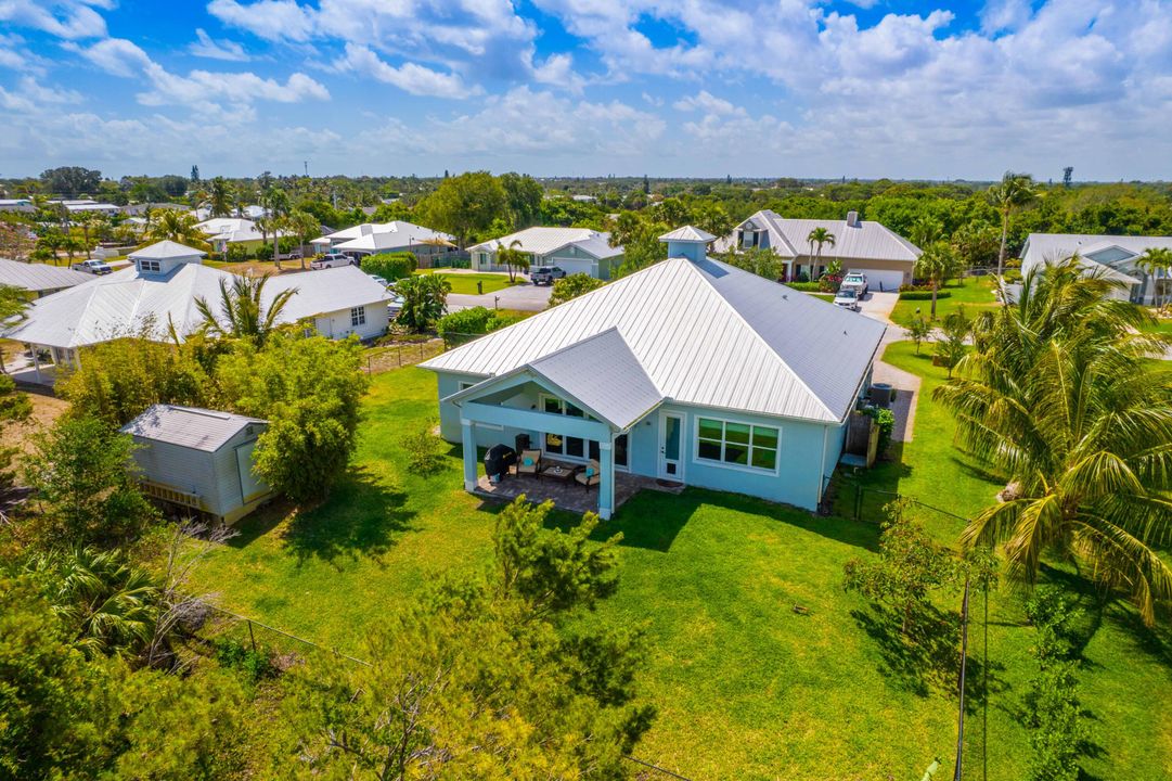 For Sale: $799,000 (4 beds, 3 baths, 2452 Square Feet)