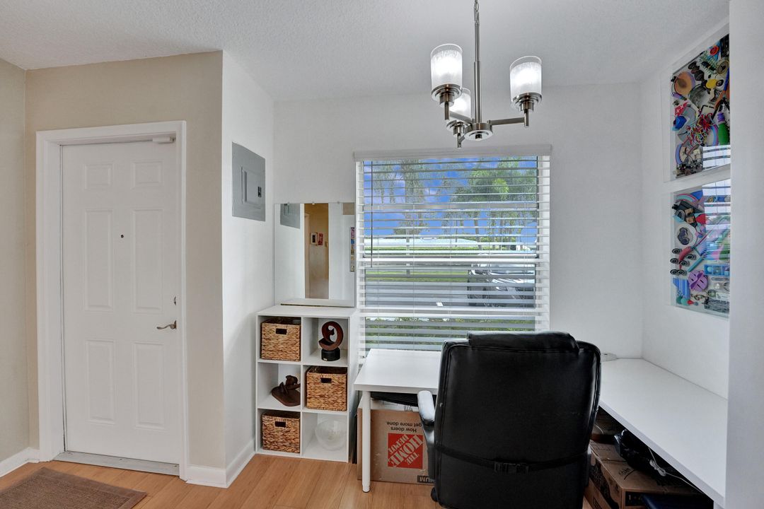 For Sale: $275,000 (2 beds, 2 baths, 1050 Square Feet)