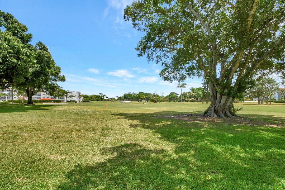 For Sale: $225,000 (3 beds, 2 baths, 1439 Square Feet)