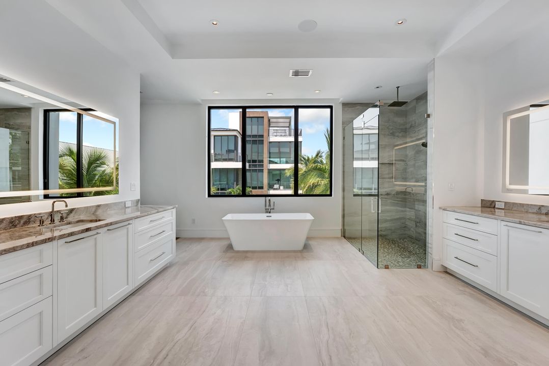 Active With Contract: $5,000,000 (4 beds, 4 baths, 4729 Square Feet)