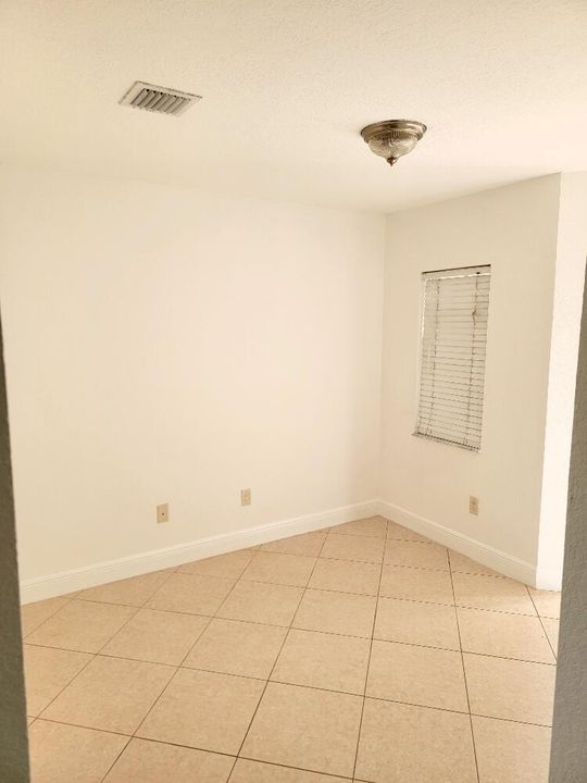 For Rent: $3,000 (3 beds, 2 baths, 1779 Square Feet)