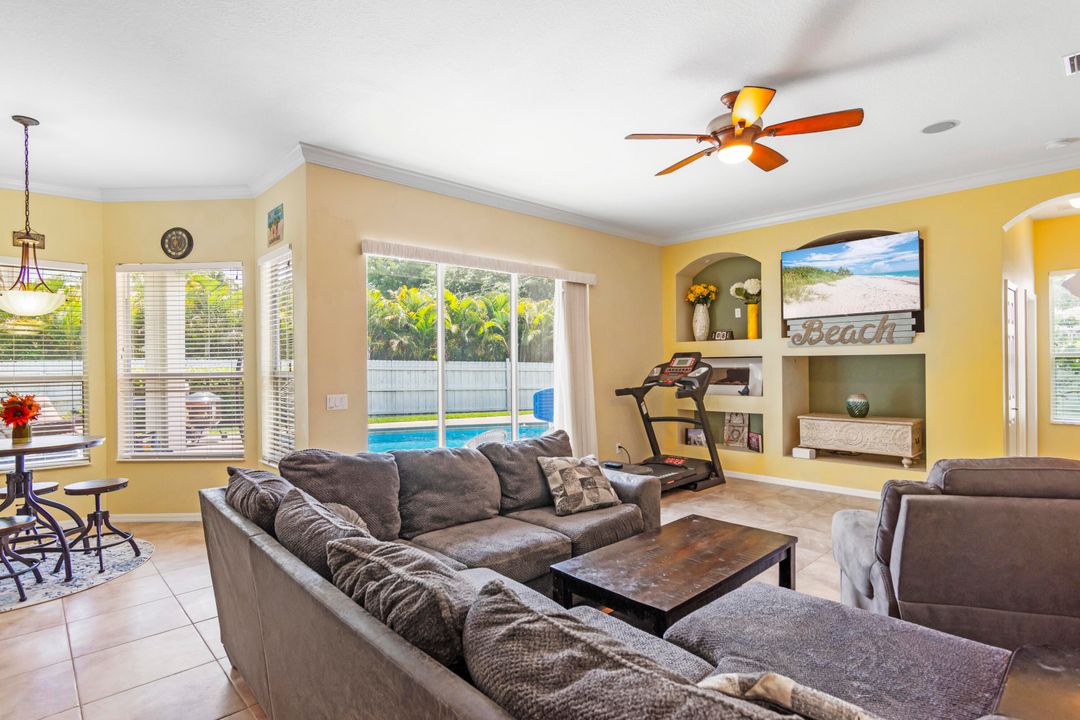 Active With Contract: $550,000 (4 beds, 3 baths, 2548 Square Feet)