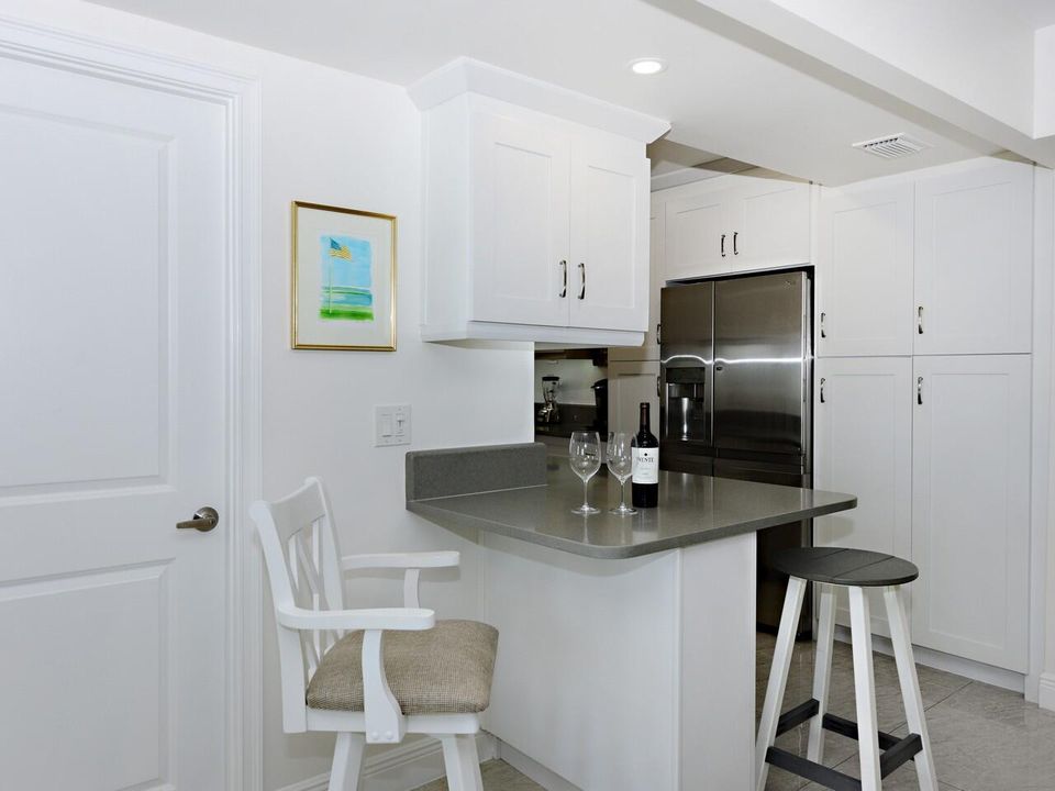 For Sale: $699,900 (2 beds, 2 baths, 1555 Square Feet)