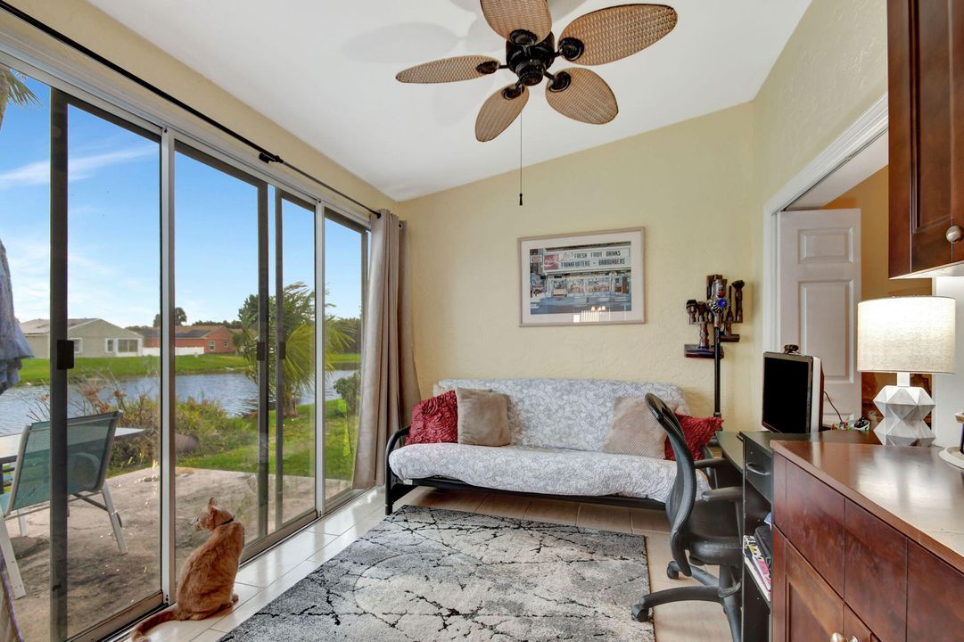 Active With Contract: $399,900 (2 beds, 2 baths, 1221 Square Feet)