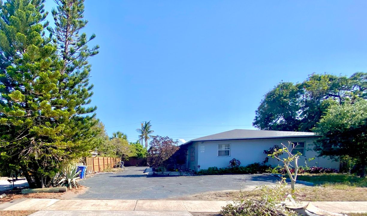 Active With Contract: $717,000 (0 beds, 0 baths, 2256 Square Feet)