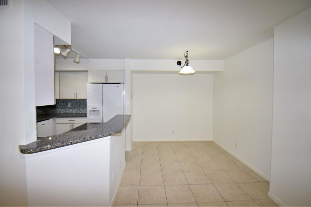 Active With Contract: $1,900 (2 beds, 2 baths, 1046 Square Feet)