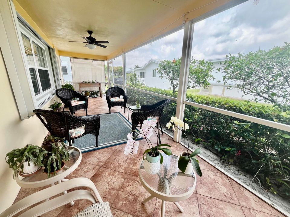 For Sale: $379,000 (2 beds, 2 baths, 1428 Square Feet)