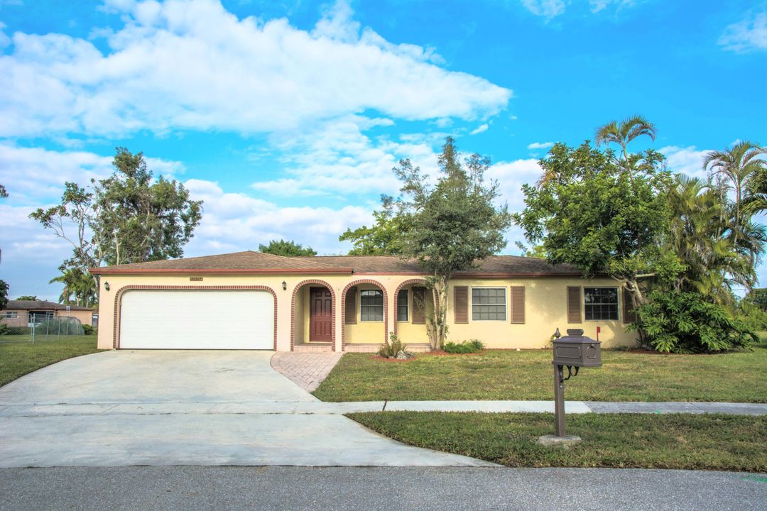 Active With Contract: $3,750 (4 beds, 2 baths, 1725 Square Feet)