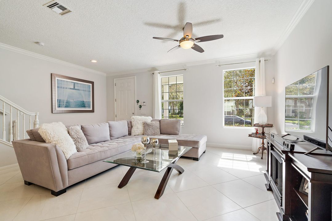 Active With Contract: $4,300 (3 beds, 2 baths, 1890 Square Feet)