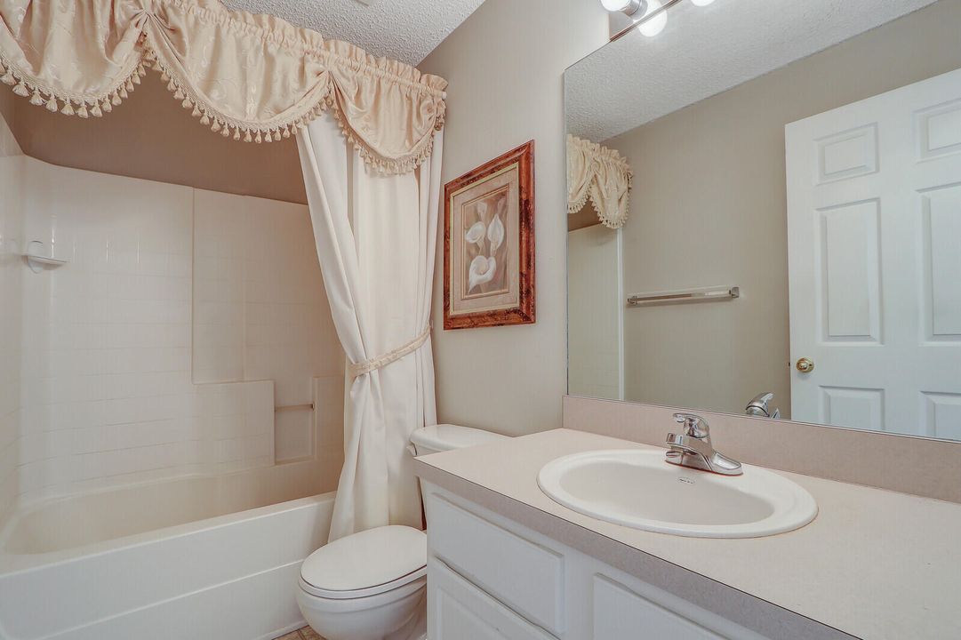 For Sale: $450,000 (4 beds, 2 baths, 1760 Square Feet)