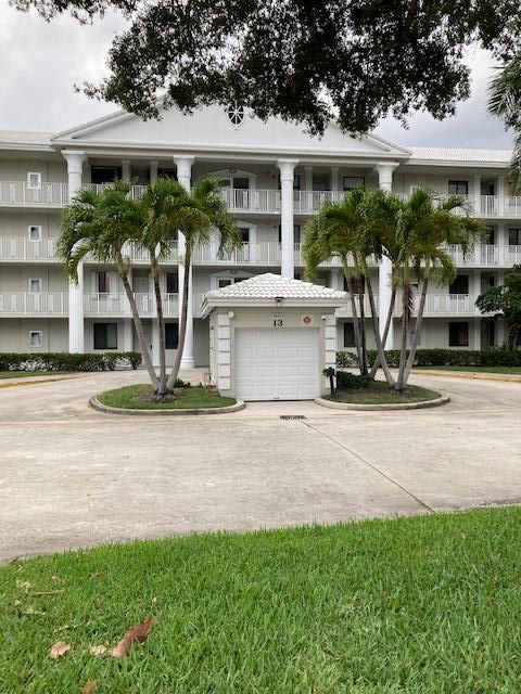 For Rent: $2,000 (2 beds, 2 baths, 1385 Square Feet)