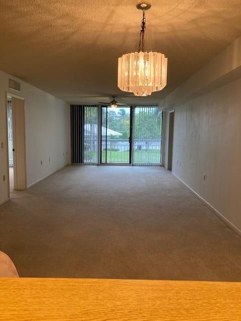 For Rent: $2,000 (2 beds, 2 baths, 1385 Square Feet)