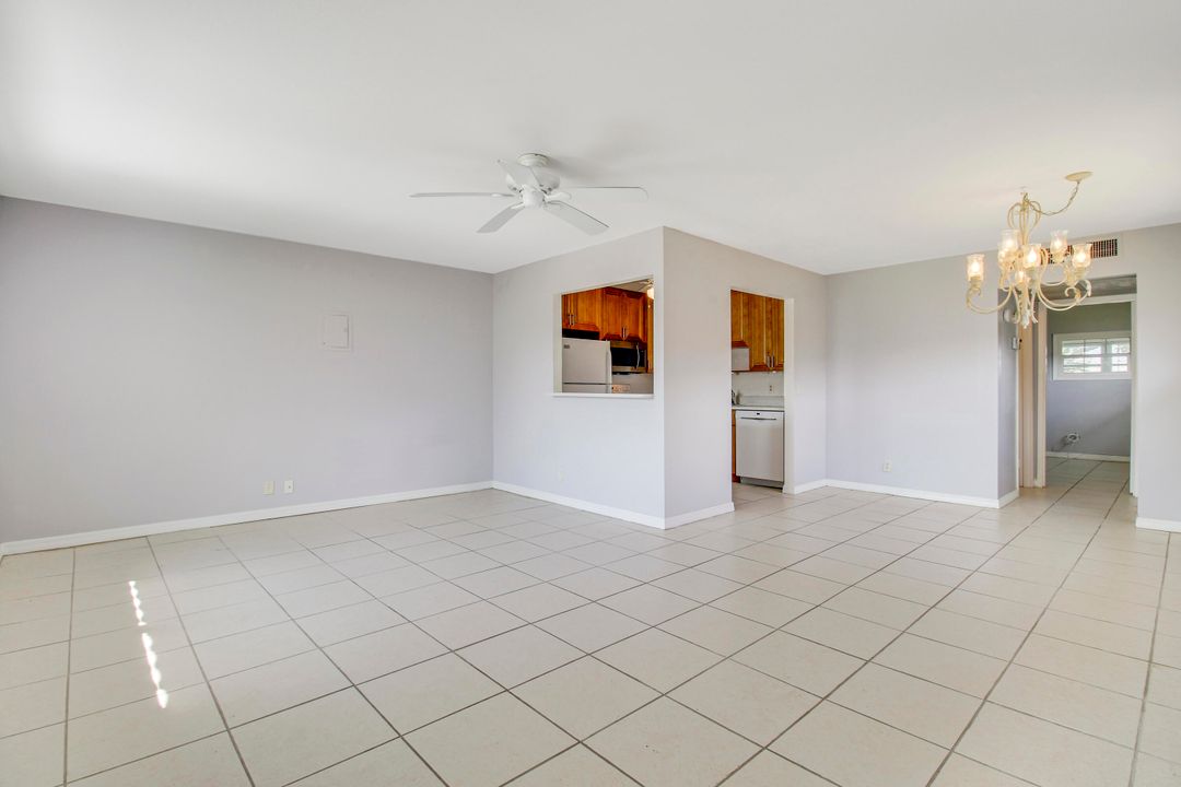 For Rent: $1,600 (1 beds, 1 baths, 726 Square Feet)