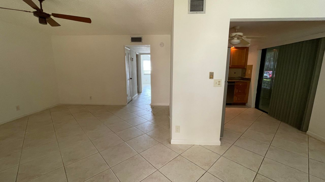 For Sale: $150,000 (2 beds, 2 baths, 1044 Square Feet)