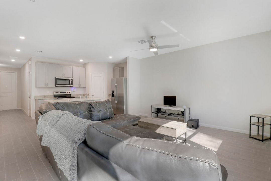 For Sale: $434,900 (3 beds, 2 baths, 1475 Square Feet)