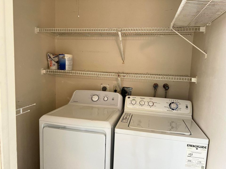 For Rent: $1,550 (1 beds, 1 baths, 760 Square Feet)