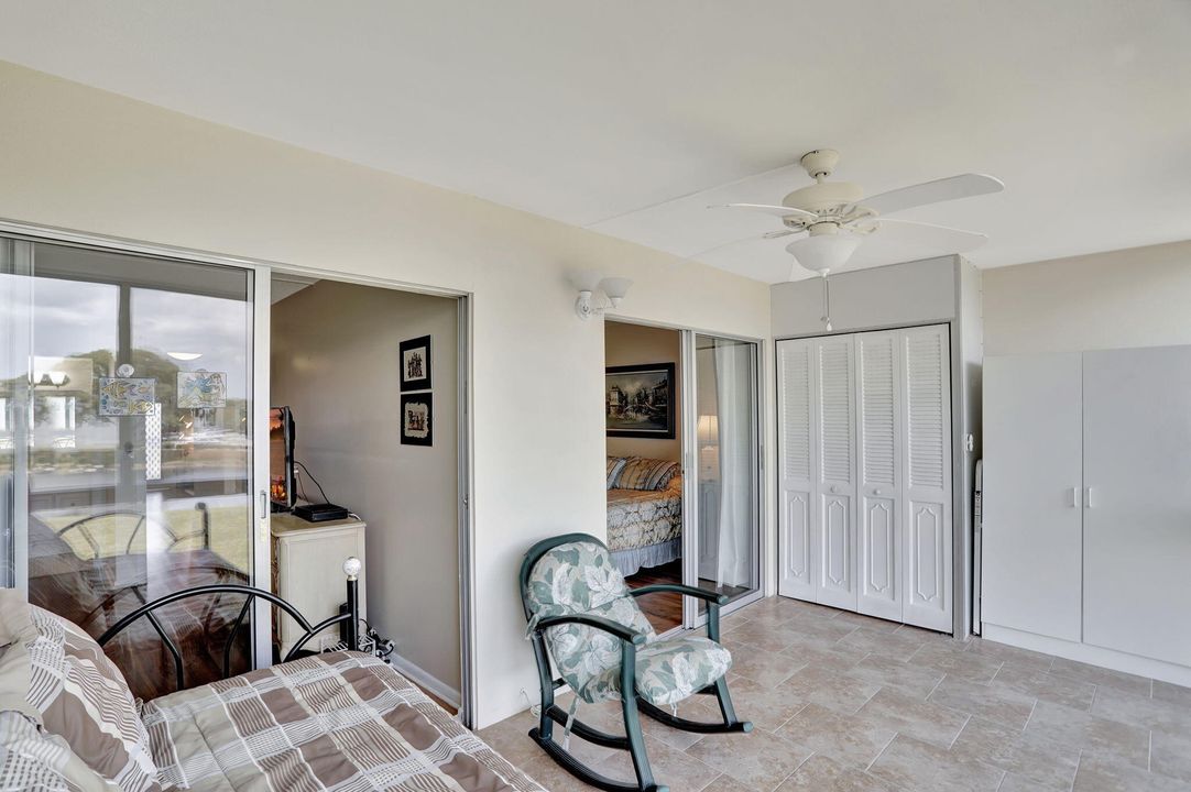 For Sale: $265,000 (2 beds, 2 baths, 1100 Square Feet)