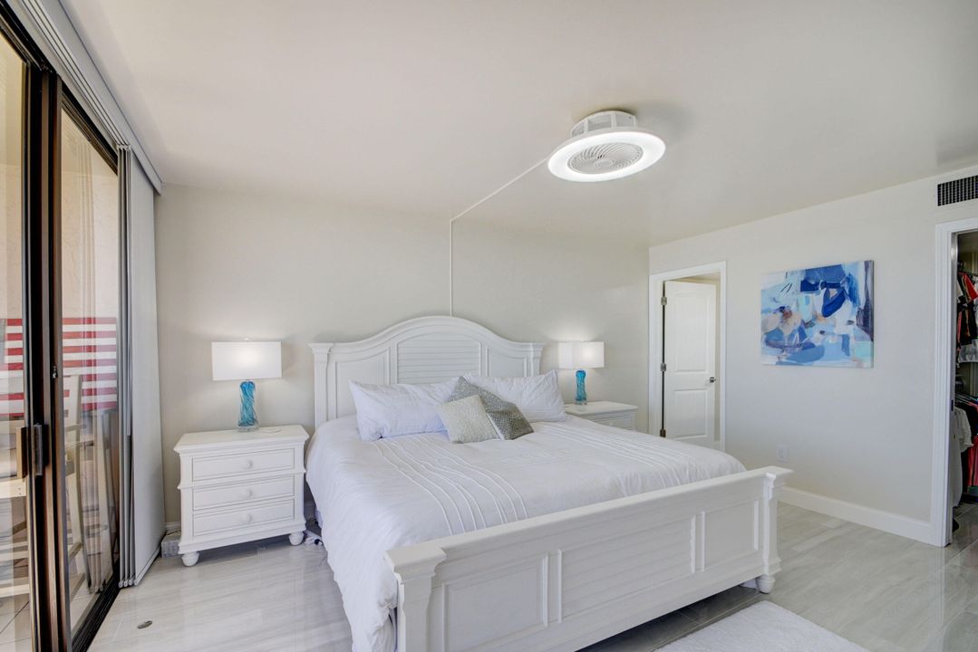 For Sale: $599,000 (2 beds, 2 baths, 1250 Square Feet)