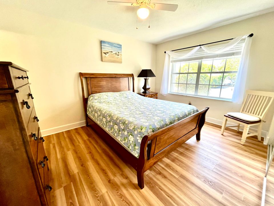 For Sale: $244,500 (2 beds, 2 baths, 1045 Square Feet)