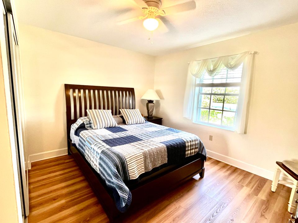 For Sale: $244,500 (2 beds, 2 baths, 1045 Square Feet)